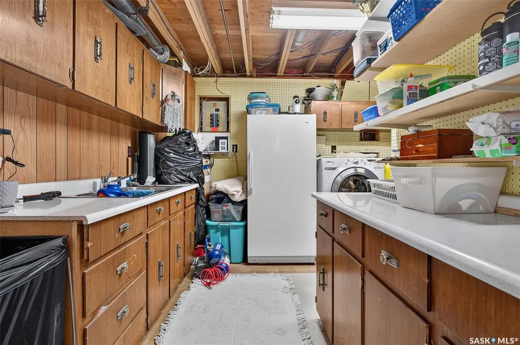 1331 Athabasca Street W Moose Jaw SK S6H 6C8