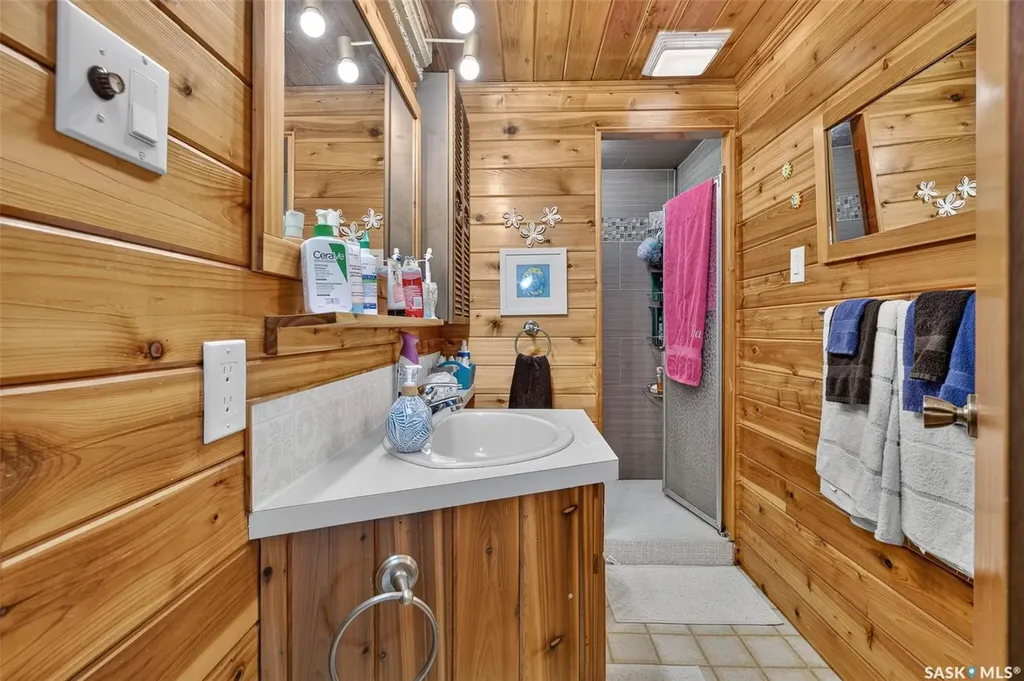 1331 Athabasca Street W Moose Jaw SK S6H 6C8