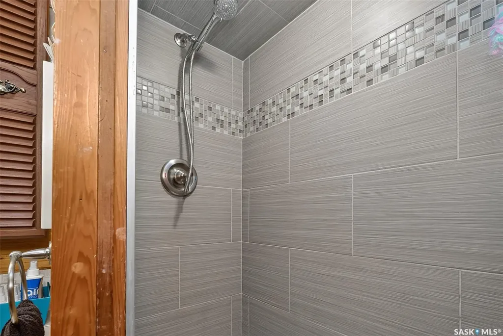 1331 Athabasca Street W Moose Jaw SK S6H 6C8