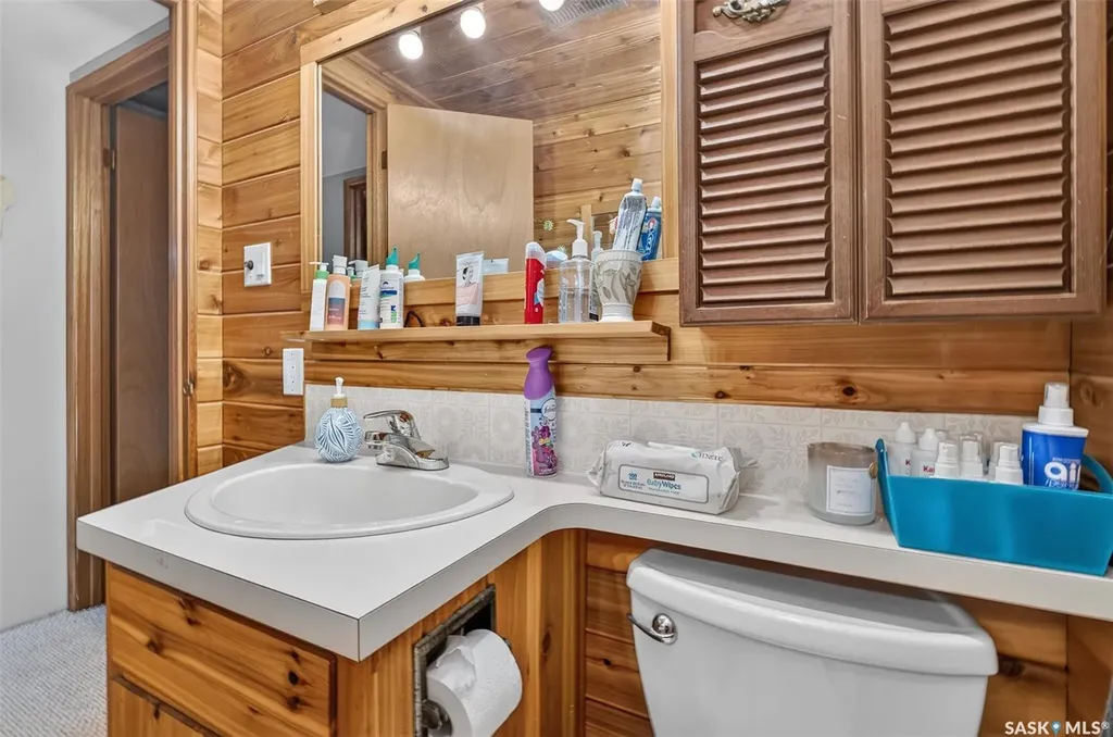 1331 Athabasca Street W Moose Jaw SK S6H 6C8