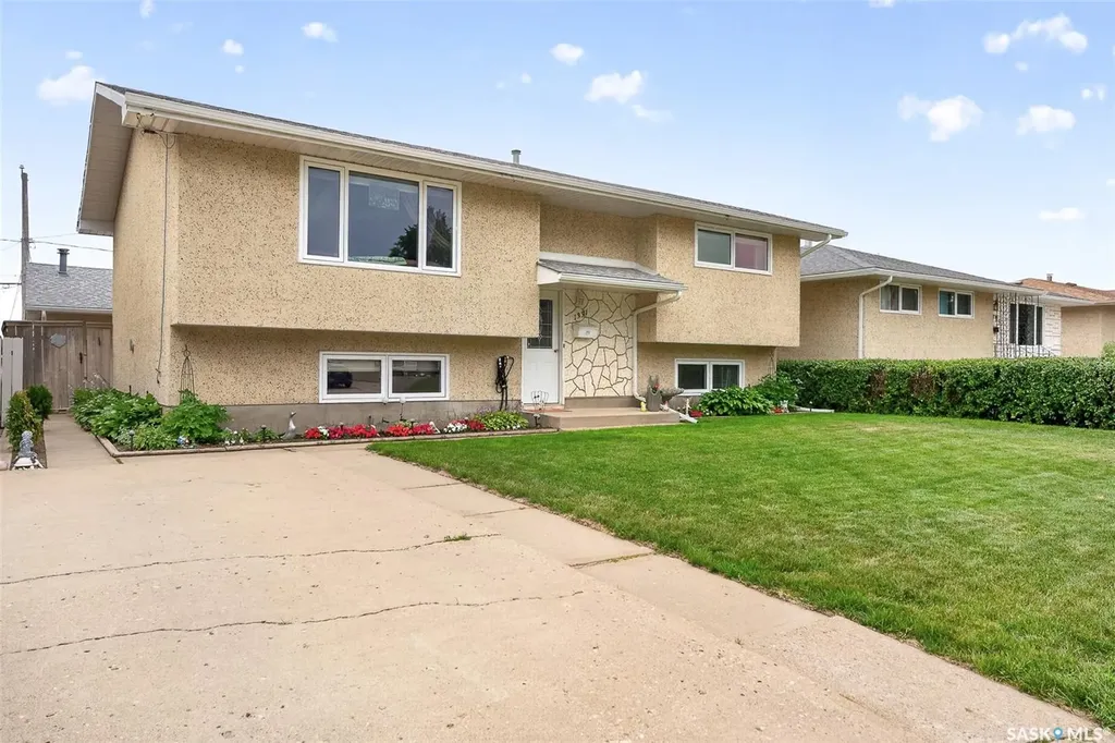 1331 Athabasca Street W Moose Jaw SK S6H 6C8