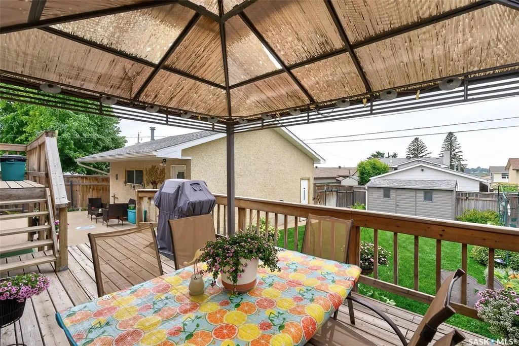 1331 Athabasca Street W Moose Jaw SK S6H 6C8