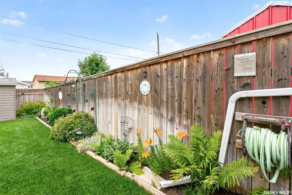 1331 Athabasca Street W Moose Jaw SK S6H 6C8