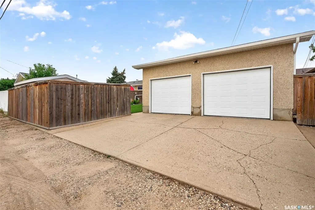 1331 Athabasca Street W Moose Jaw SK S6H 6C8