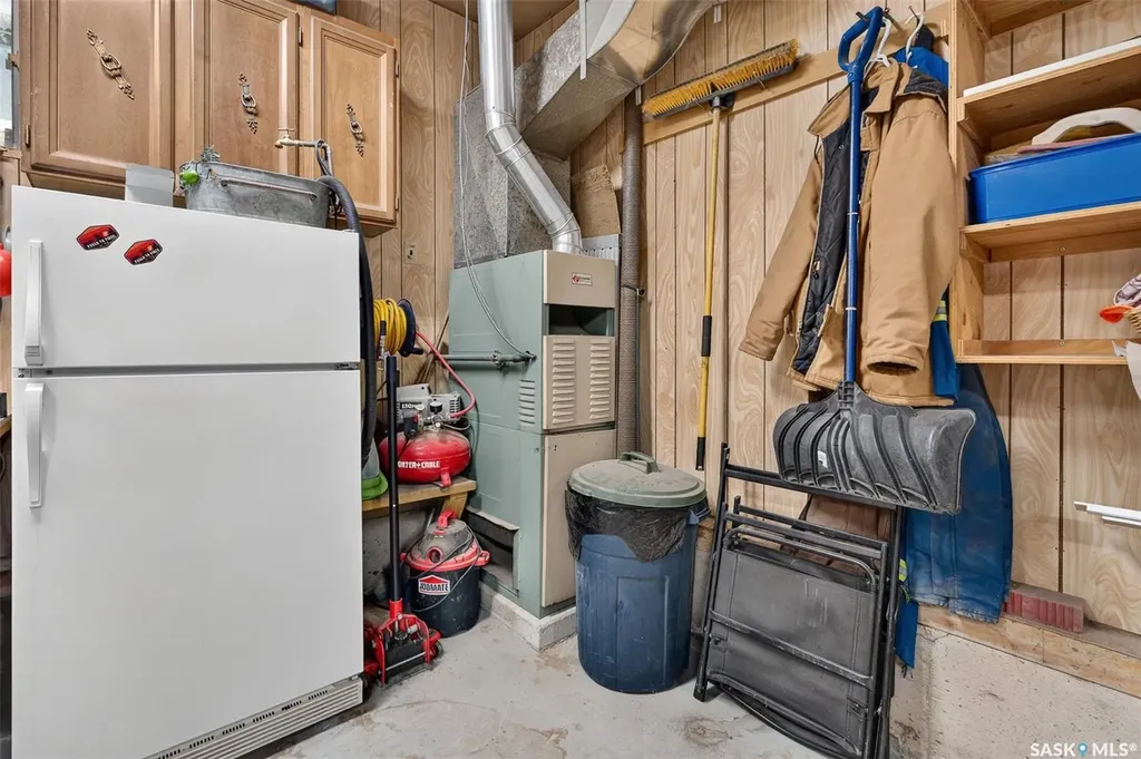 1331 Athabasca Street W Moose Jaw SK S6H 6C8