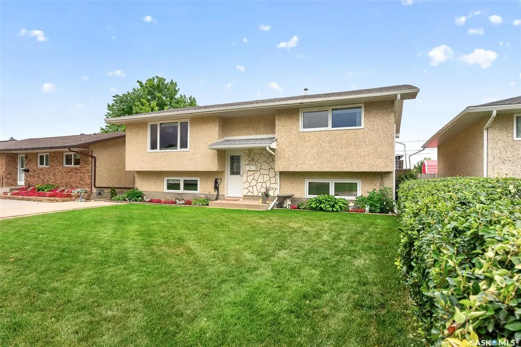 1331 Athabasca Street W Moose Jaw SK S6H 6C8