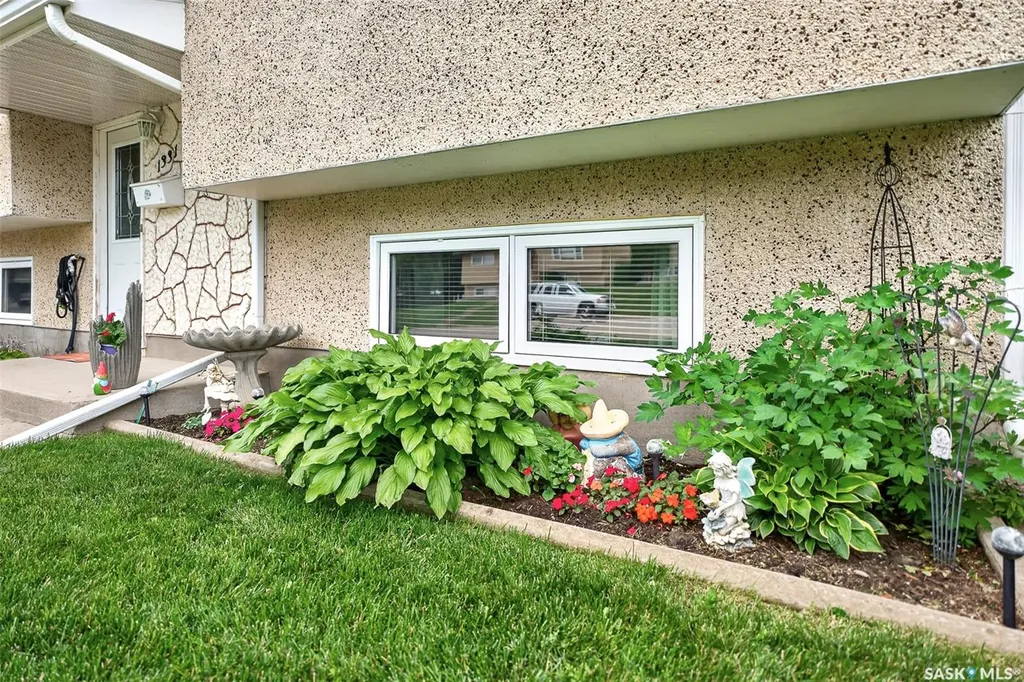 1331 Athabasca Street W Moose Jaw SK S6H 6C8