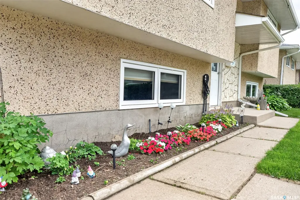 1331 Athabasca Street W Moose Jaw SK S6H 6C8