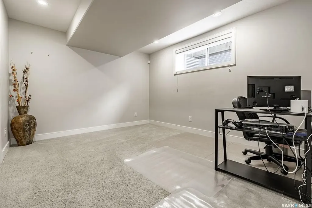170 Palliser Court Saskatoon SK S7L 4P9