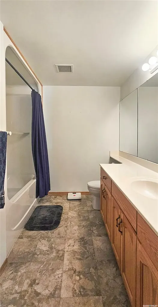 230 Lister Kaye Crescent Swift Current SK S9H 0A2