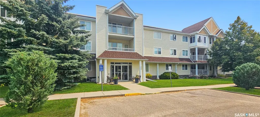 230 Lister Kaye Crescent Swift Current SK S9H 0A2