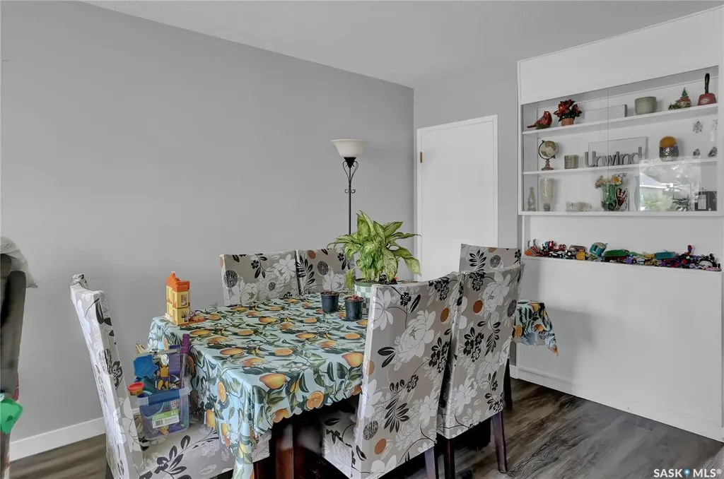 913-915 Hochelaga Street W Moose Jaw SK S6H 2H7