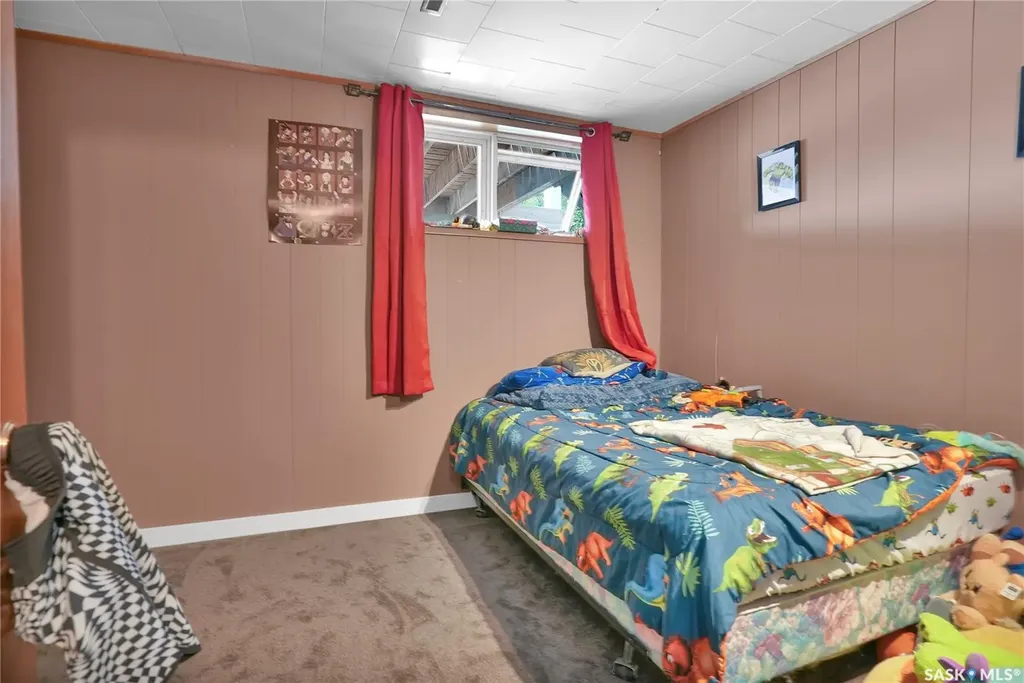 913-915 Hochelaga Street W Moose Jaw SK S6H 2H7