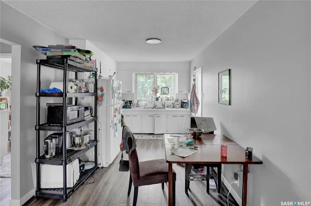 913-915 Hochelaga Street W Moose Jaw SK S6H 2H7