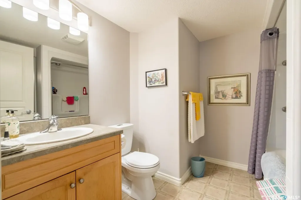 3101 Renfrew Crescent E Regina SK S4V 3B6