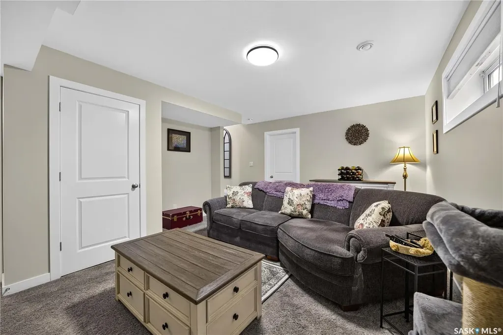 5157 Buckingham Drive E Regina SK S4V 3S3