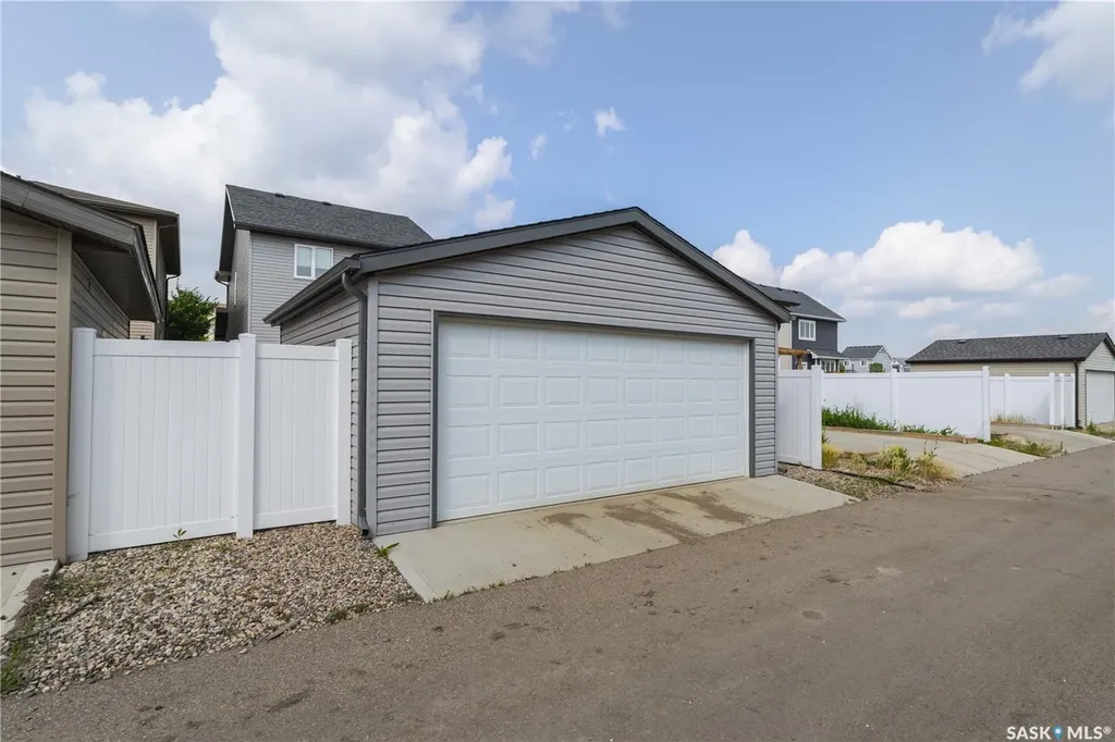 5157 Buckingham Drive E Regina SK S4V 3S3