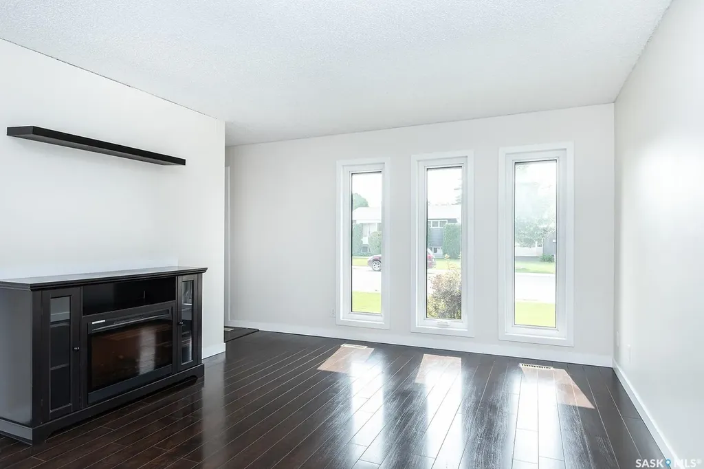 350 Guelph Crescent Saskatoon SK S7H 4S9