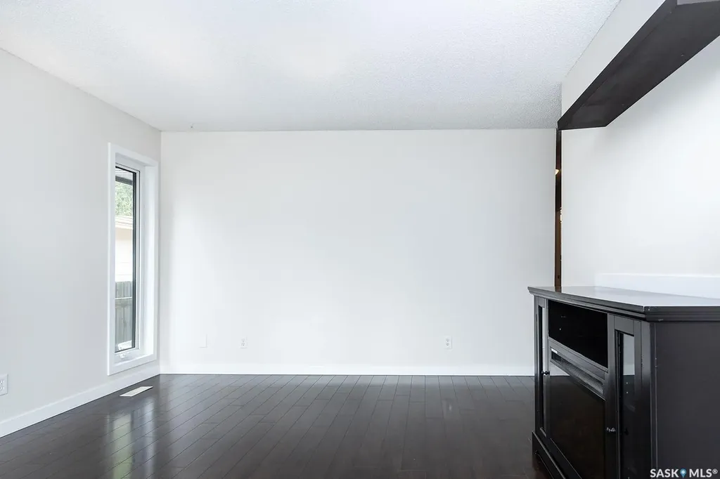 350 Guelph Crescent Saskatoon SK S7H 4S9
