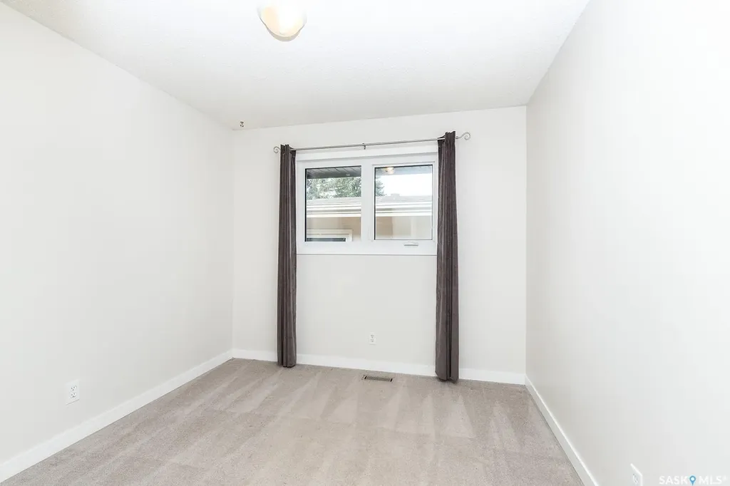 350 Guelph Crescent Saskatoon SK S7H 4S9
