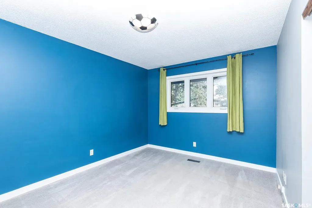 350 Guelph Crescent Saskatoon SK S7H 4S9
