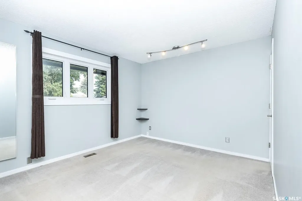350 Guelph Crescent Saskatoon SK S7H 4S9