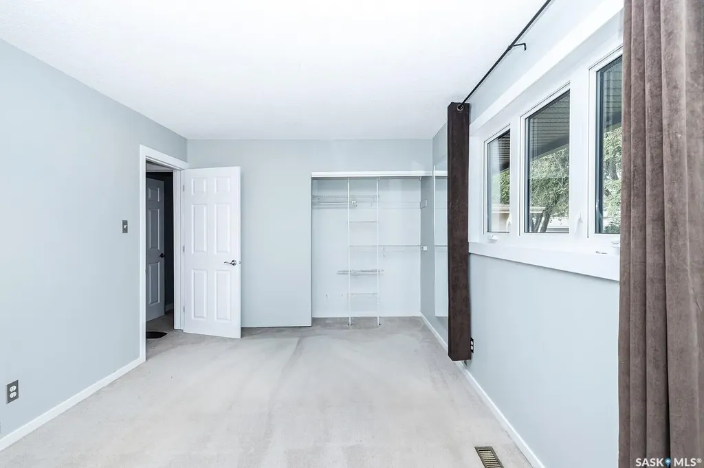 350 Guelph Crescent Saskatoon SK S7H 4S9