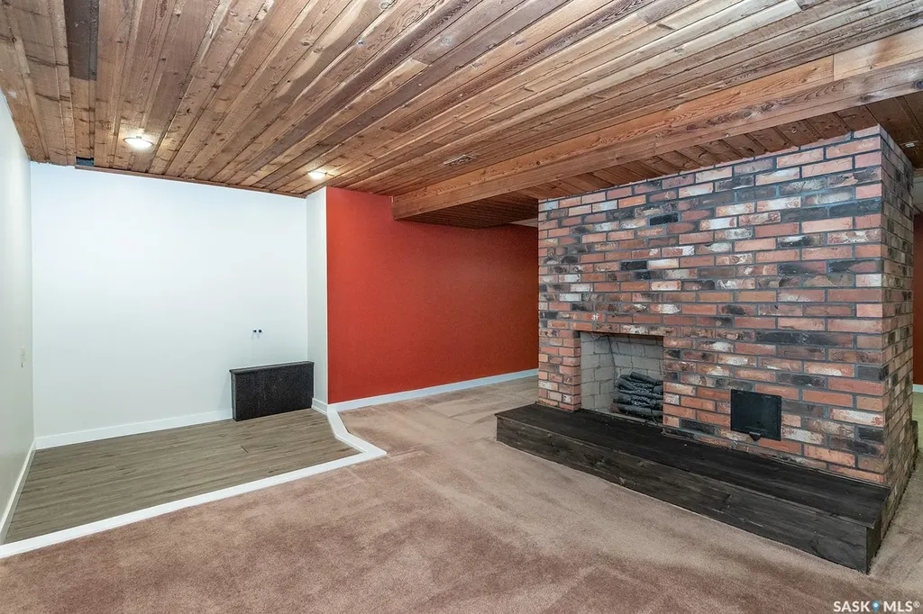 350 Guelph Crescent Saskatoon SK S7H 4S9