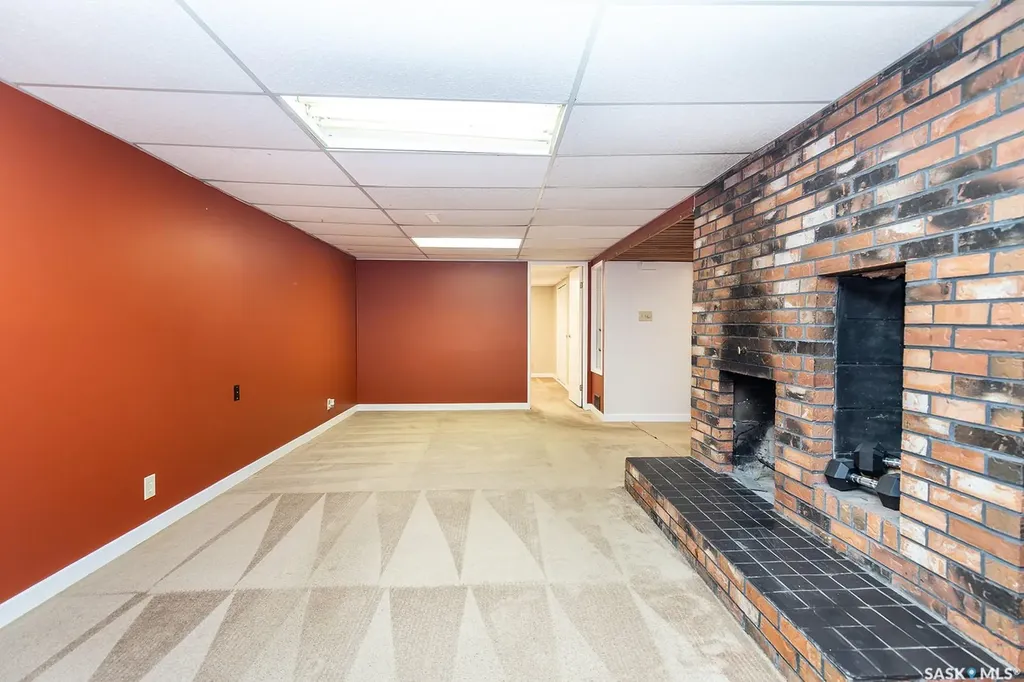 350 Guelph Crescent Saskatoon SK S7H 4S9