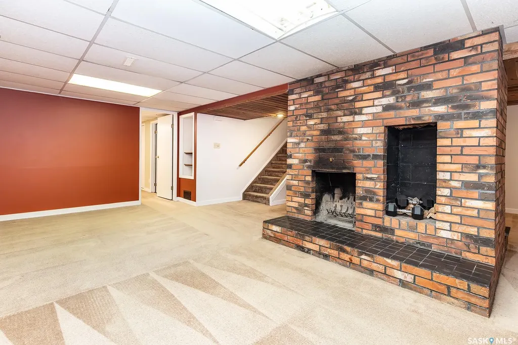 350 Guelph Crescent Saskatoon SK S7H 4S9