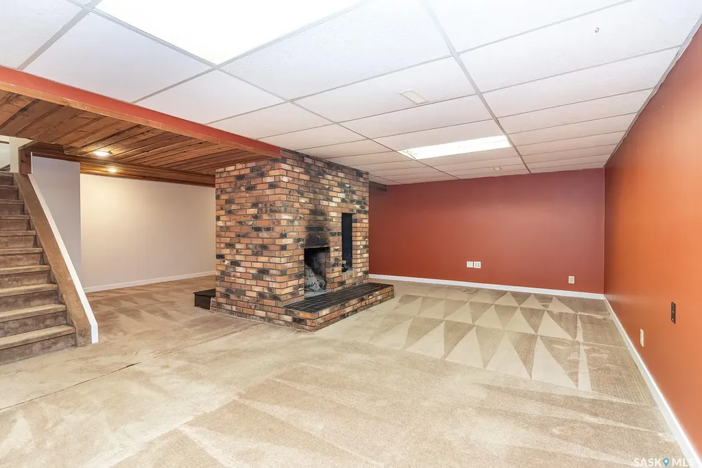 350 Guelph Crescent Saskatoon SK S7H 4S9