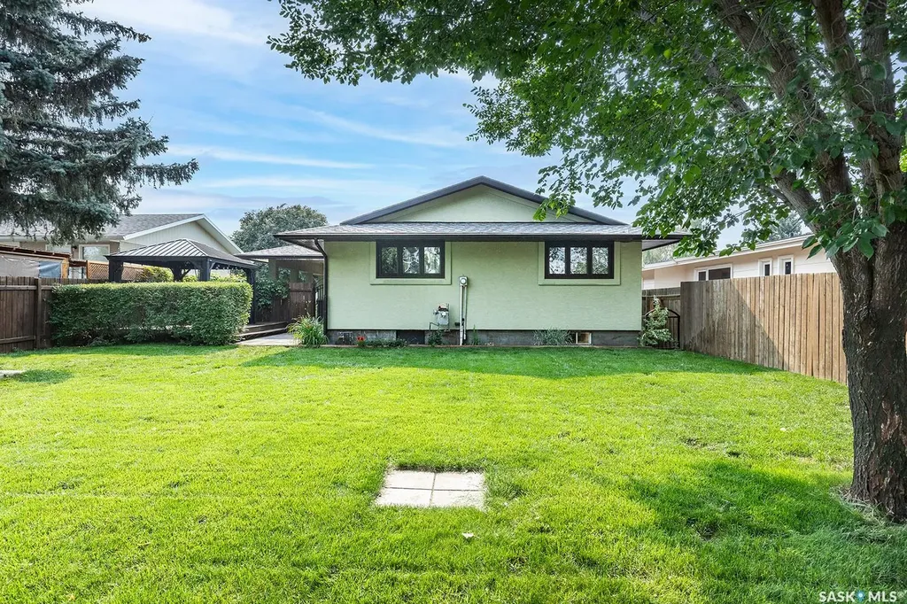 350 Guelph Crescent Saskatoon SK S7H 4S9