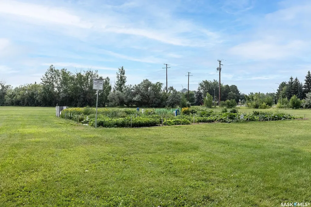 350 Guelph Crescent Saskatoon SK S7H 4S9