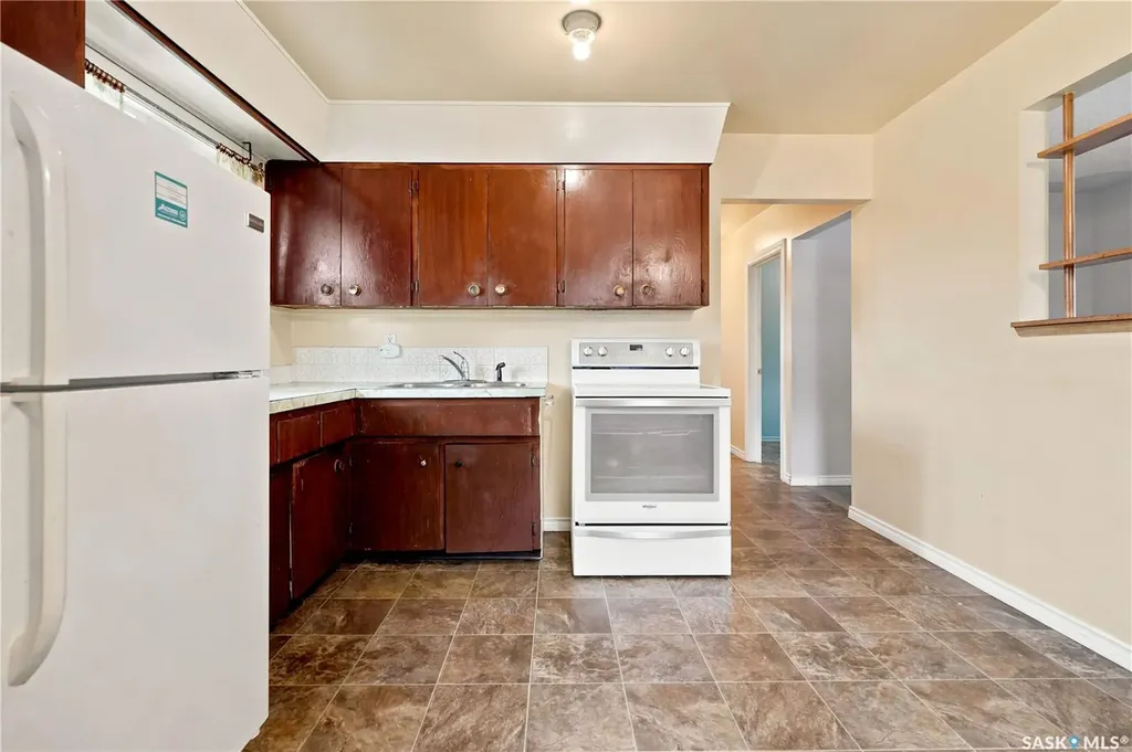 145 Ellison Crescent Regina SK S4R 4V6