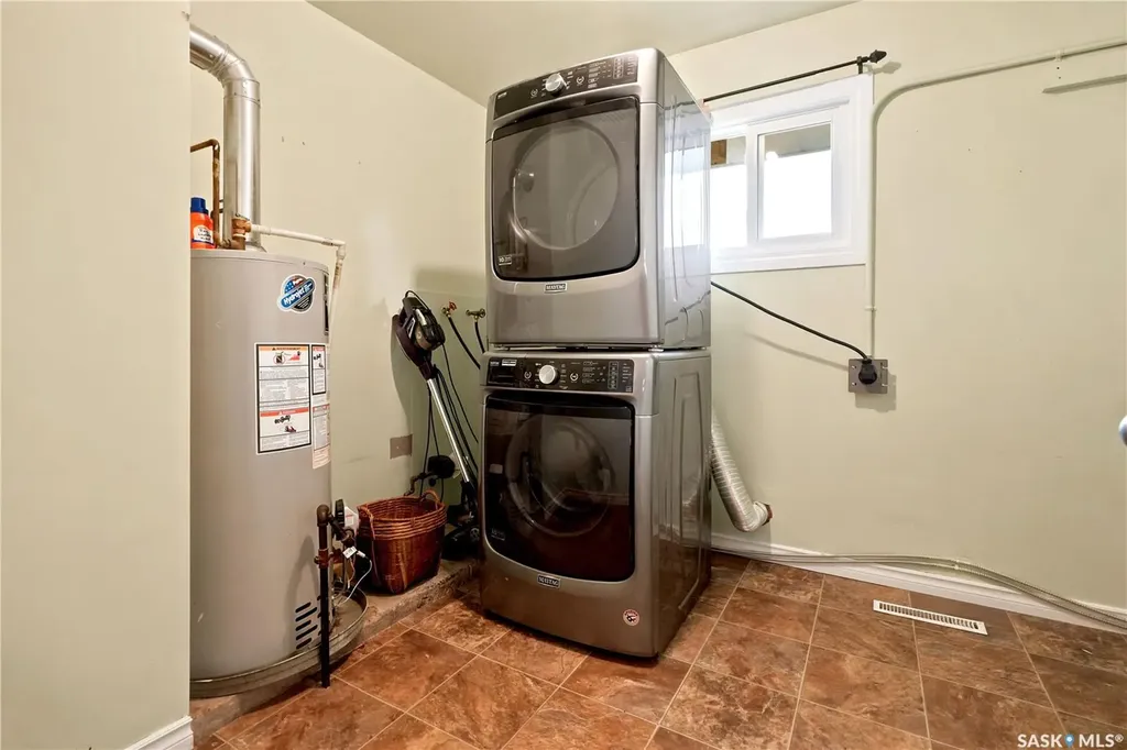 145 Ellison Crescent Regina SK S4R 4V6