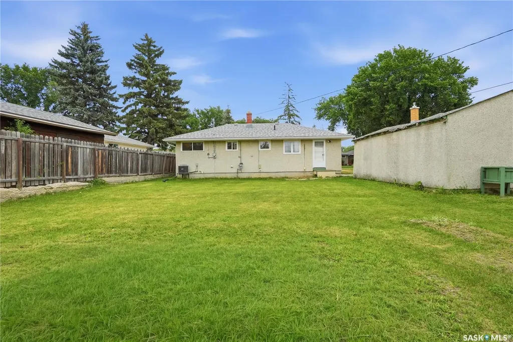 145 Ellison Crescent Regina SK S4R 4V6
