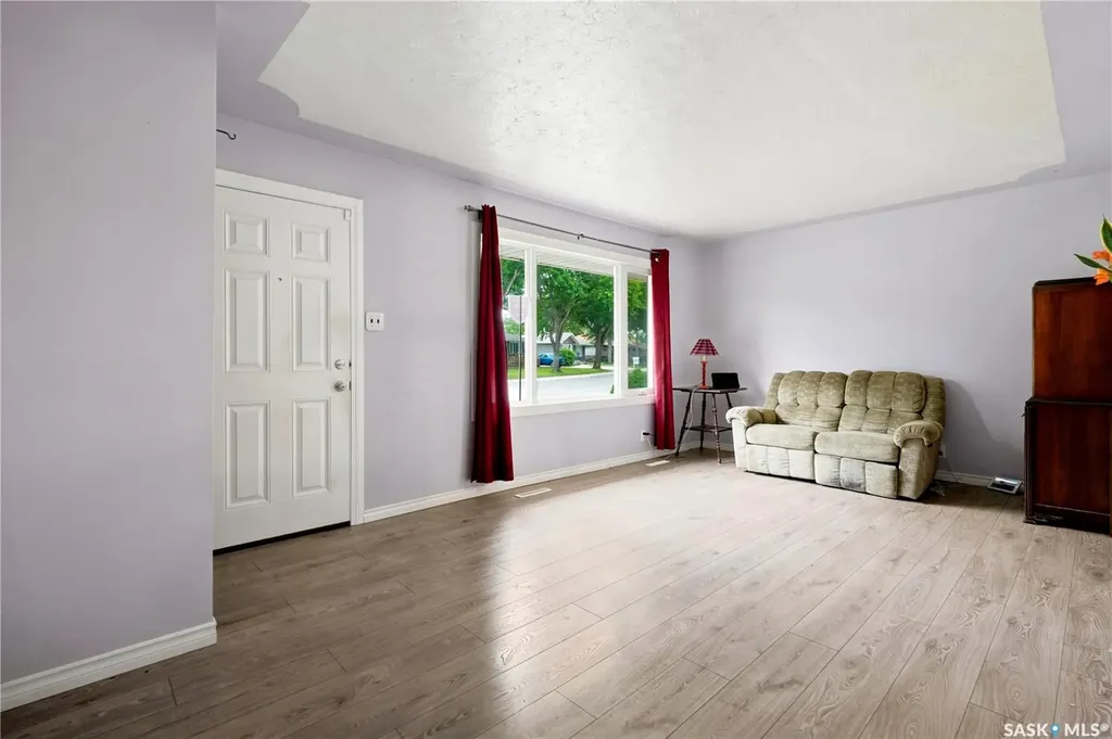 145 Ellison Crescent Regina SK S4R 4V6