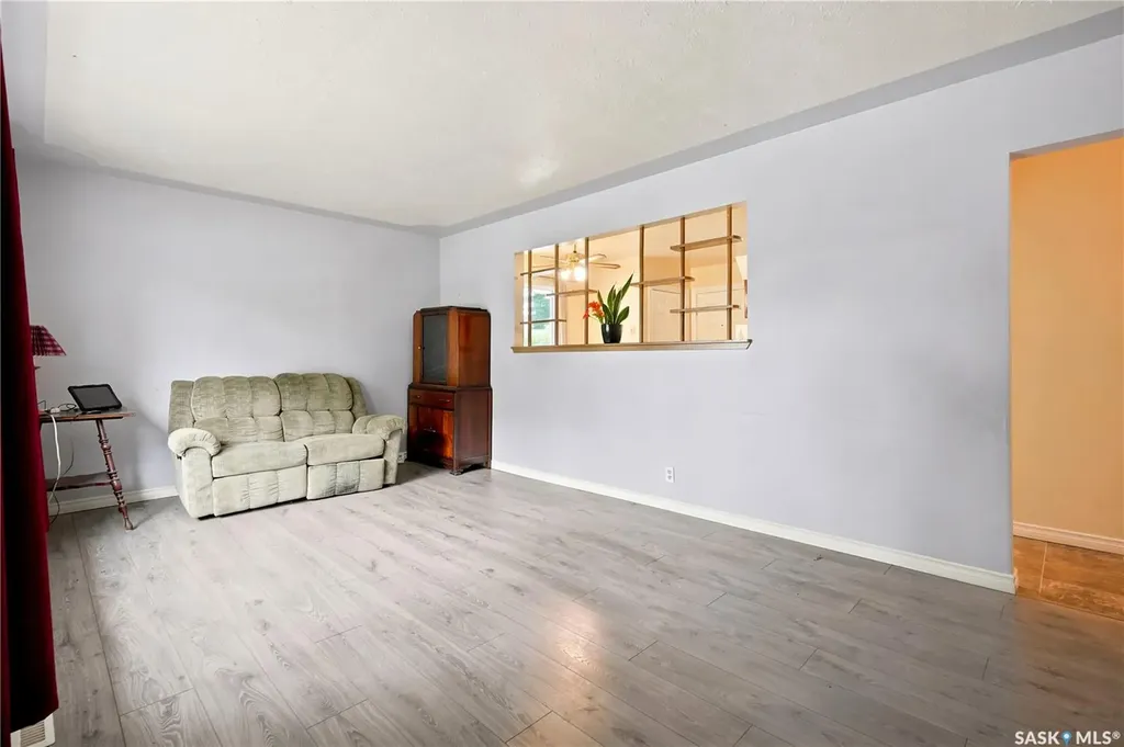 145 Ellison Crescent Regina SK S4R 4V6