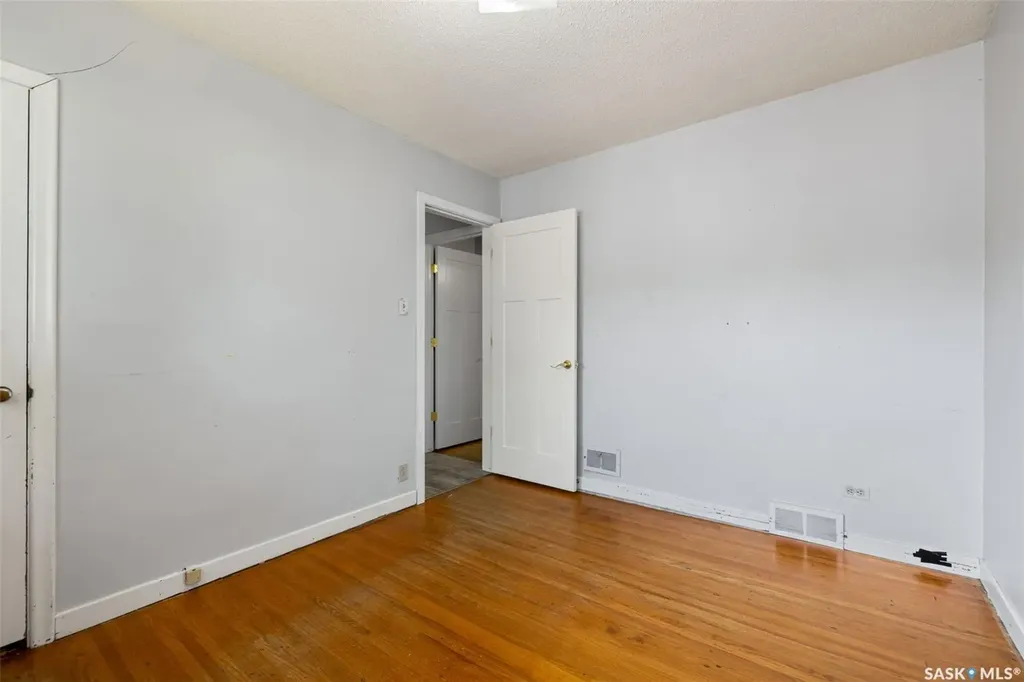 2457 Mackay Street Regina SK S4N 2T4