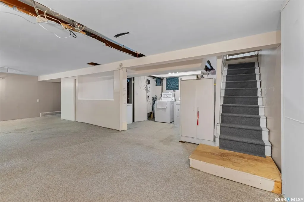 2457 Mackay Street Regina SK S4N 2T4