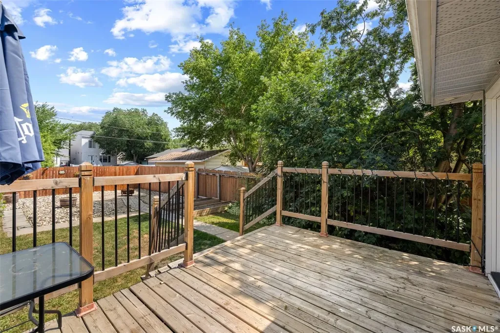 2457 Mackay Street Regina SK S4N 2T4
