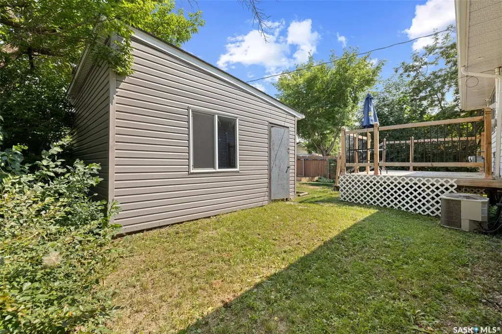 2457 Mackay Street Regina SK S4N 2T4