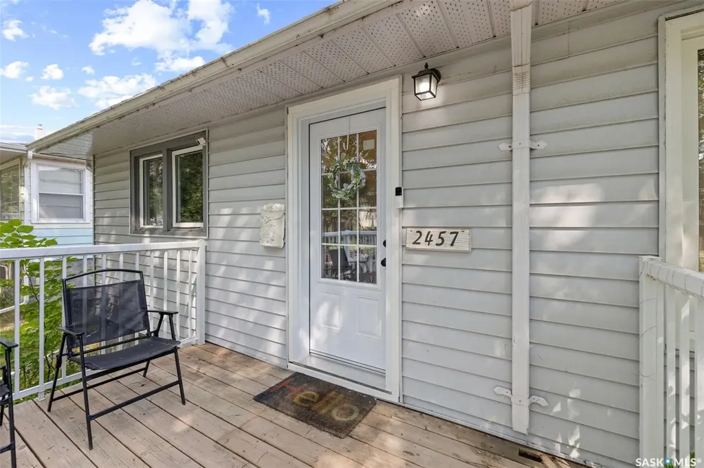 2457 Mackay Street Regina SK S4N 2T4