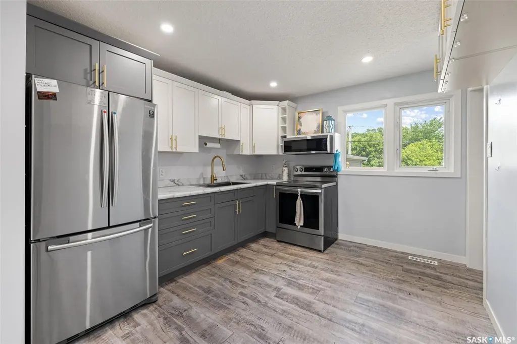 2457 Mackay Street Regina SK S4N 2T4