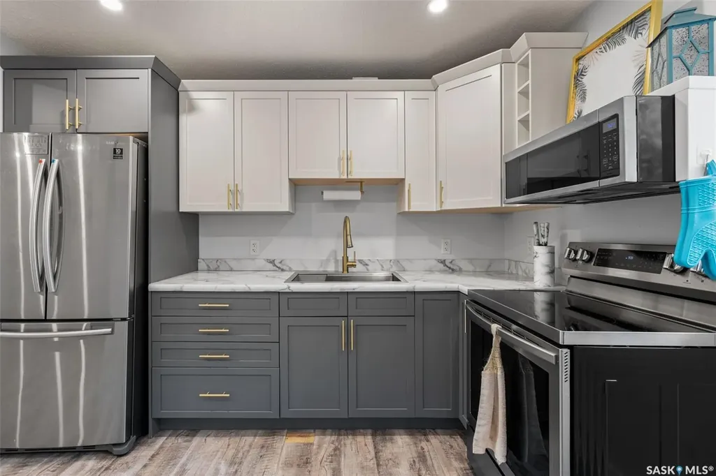 2457 Mackay Street Regina SK S4N 2T4