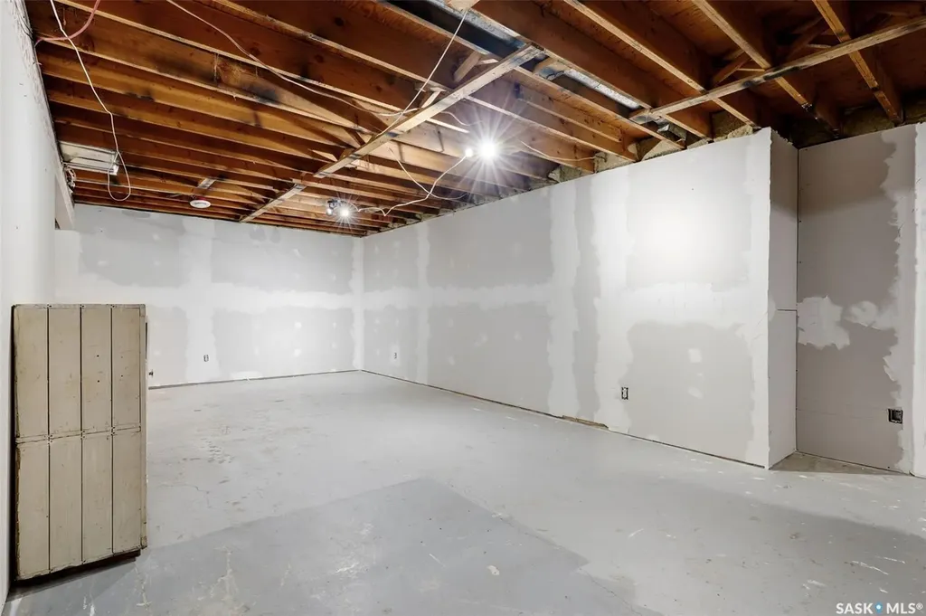 214 Church Drive Regina SK S4X 1M1