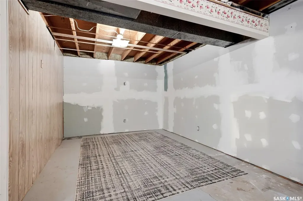214 Church Drive Regina SK S4X 1M1