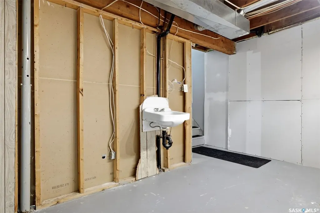 214 Church Drive Regina SK S4X 1M1
