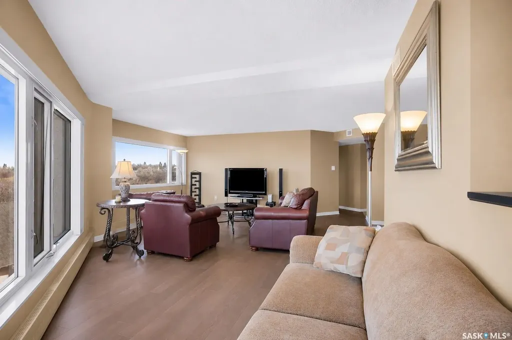 424 Spadina Crescent E Saskatoon SK S7K 6X7