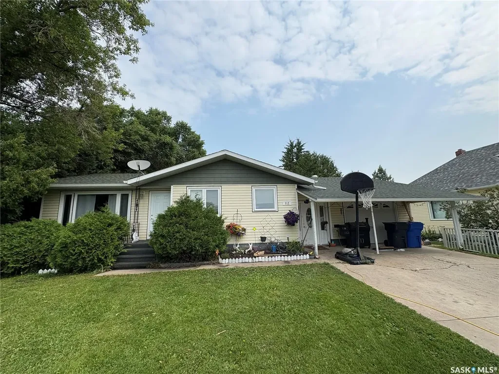 312 Bismark Avenue Langenburg SK S0A 2A0